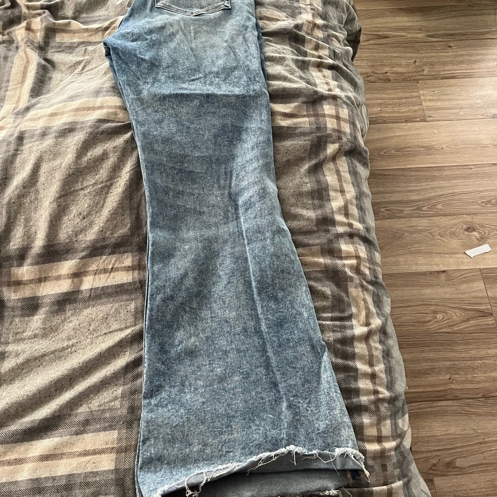 Express Womens Jeans Bell Flair Mid rise light wash 16R, great condition